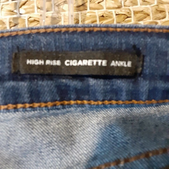 BDG- Urban Outfitters 26/30 High Rise Cigarette Ankle Jeans, Medium Wash - Picture 6 of 7